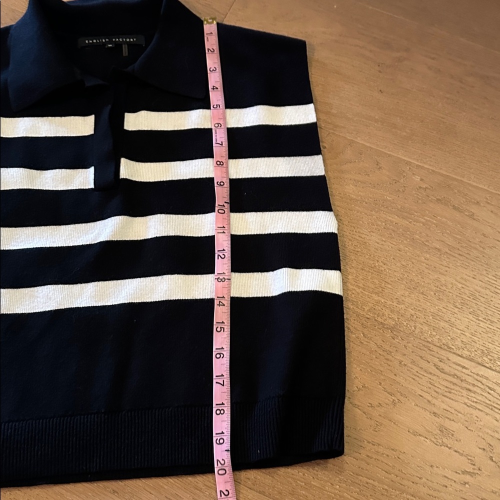 English factory women’s black and white stripe sleeveless sweater size medium - Picture 8 of 9
